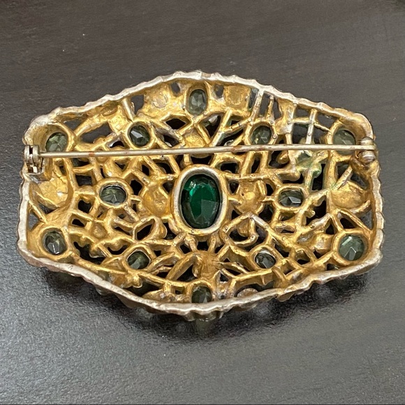 Unique Vintage Austro-Hungarian? Peridot Emerald Green Ornate Flower Brooch - Picture 4 of 12